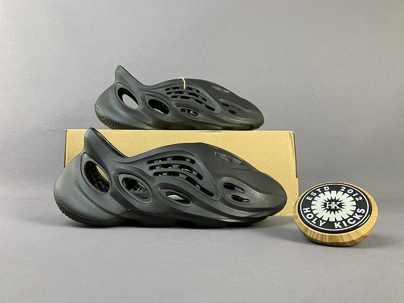 Yeezy Foam Runner Slip-On Shoes - Dark Gray